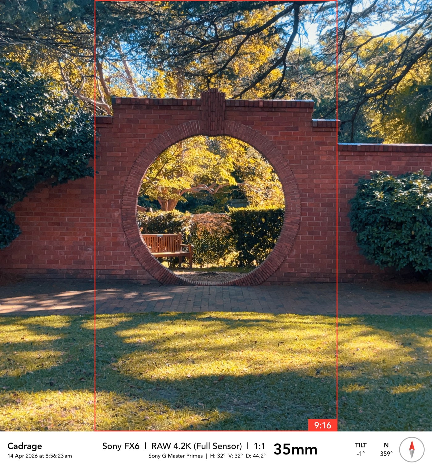 Recce frame, the moon gate at 35mm with 9:16 guides